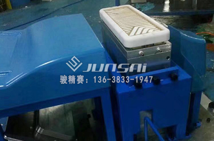 汽车脚垫耐磨块高周波塑胶熔接机模具1.jpg